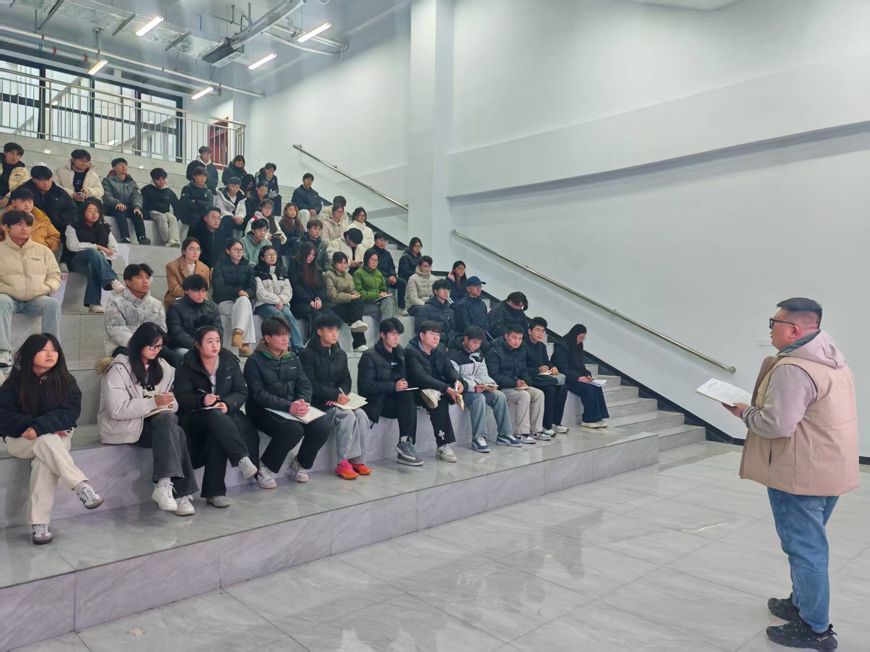 信息工程学院十一月团支书工作会议顺利召开